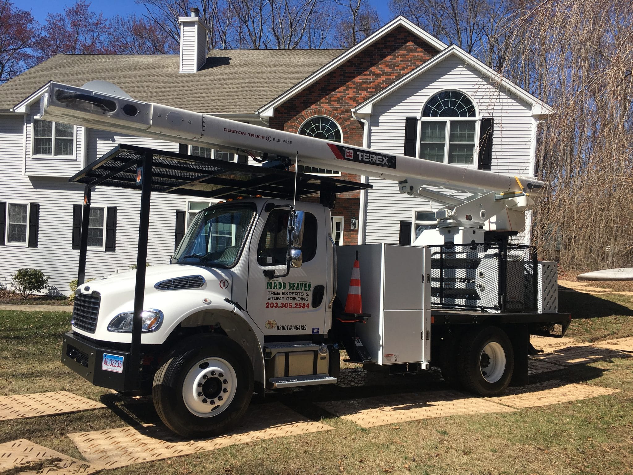 Tree Service Milford CT Cutting & Stump Grinding, Free Estimates!